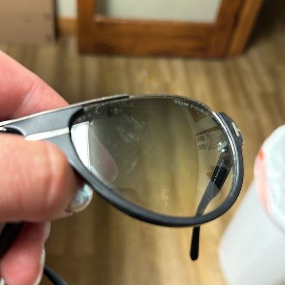 Tom Ford Aviators - Picture 2 of 6